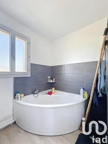 Maison traditionnelle 5 pièces de 116 m² à Maincy (77950)