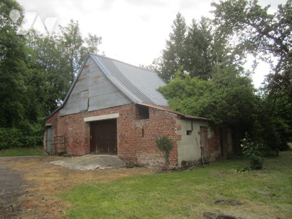 Maison de 79 m2, 2 chambres, dépendances et grand terrain.