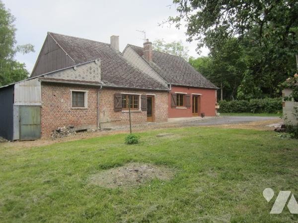 Maison de 79 m2, 2 chambres, dépendances et grand terrain.