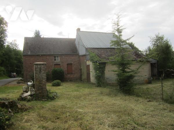 Maison de 79 m2, 2 chambres, dépendances et grand terrain.