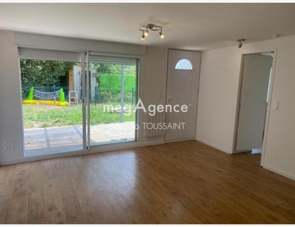 Immeuble à PORTET-SUR-GARONNE, 31120 - 377m²