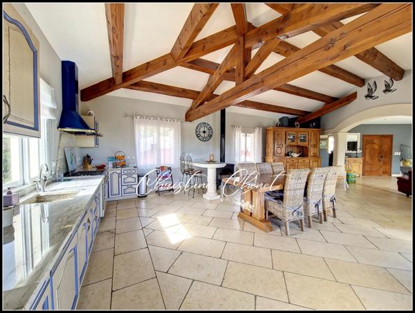Bien d'exeption - Maison de maçon de 174 m² - Terrain de 2291 m² Garage 100 m²