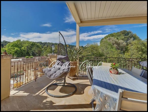 Bien d'exeption - Maison de maçon de 174 m² - Terrain de 2291 m² Garage 100 m²