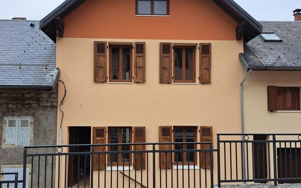 Maison à louer    4 pièces •  Entremont-le-Vieux