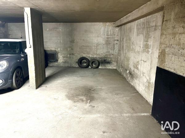 Location parking 10 m² Paris 7