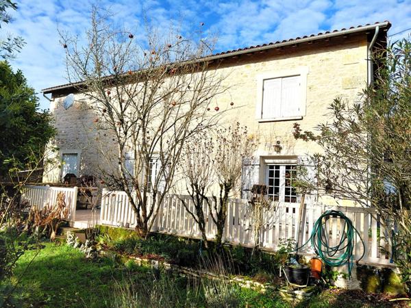 Magnifique maison en pierres d'environ 125 m2