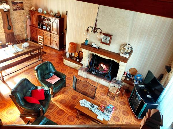 Magnifique maison en pierres d'environ 125 m2