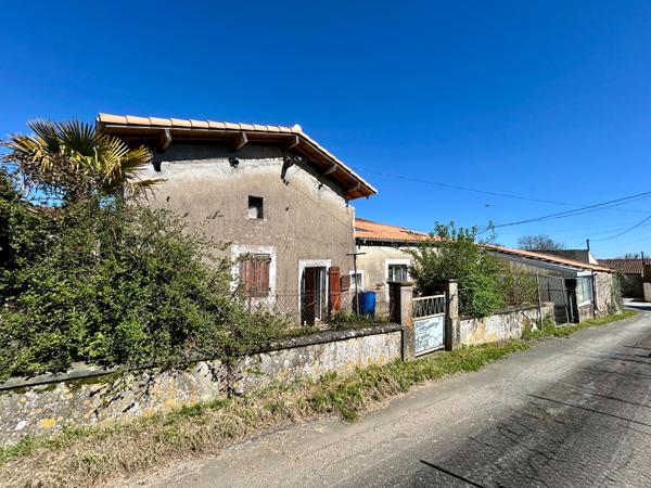 Maison Azay Le Brule 4 pièce(s) 147 m2, Azay le brule 79400