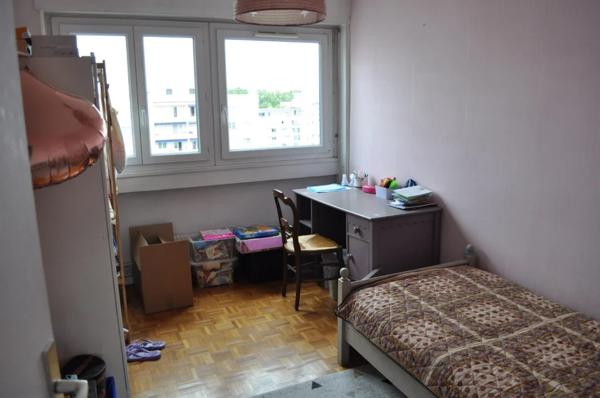 APPARTEMENT T4 A LOUER - LYON 7EME ARRONDISSEMENT Le Fleuve 88.73 m 2 1 554 € charges comprises par mois