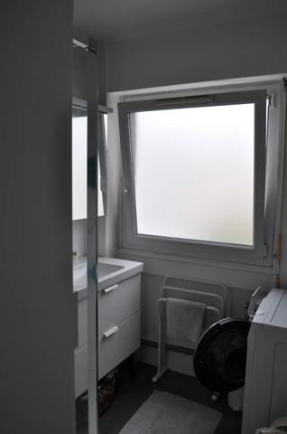 APPARTEMENT T4 A LOUER - LYON 7EME ARRONDISSEMENT Le Fleuve 88.73 m 2 1 554 € charges comprises par mois