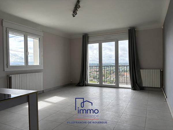 Maison T5 sur deux niveaux 128 m2 avec terrain et garage