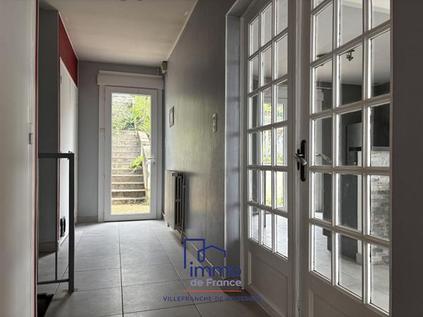 Maison T5 sur deux niveaux 128 m2 avec terrain et garage