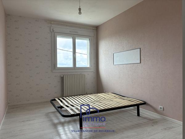 Maison T5 sur deux niveaux 128 m2 avec terrain et garage