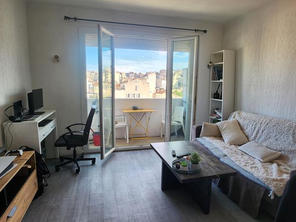 A vendre appartement de type 1/2 à Marseille 7° - Les Catalans Le Saint Georges