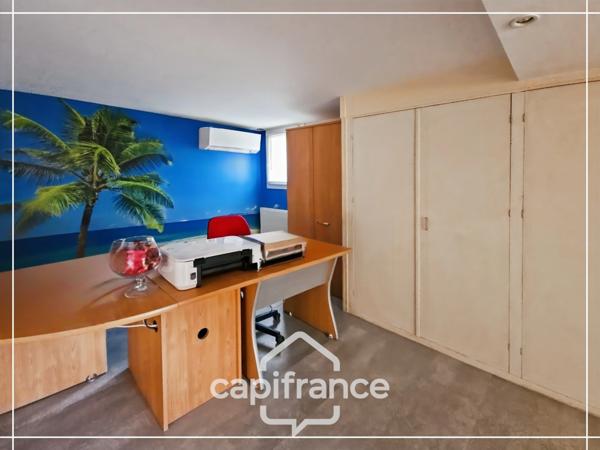 Maison familiale ou deux logements, Piscine couverte, 3 Garages, 1 atelier, Terrain clos