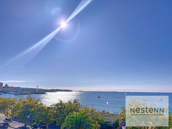 REJUS PLAGE - DUPLEX EN DERNIER ÉTAGE AVEC VUE MER