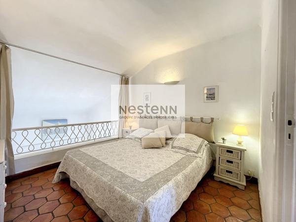 REJUS PLAGE - DUPLEX EN DERNIER ÉTAGE AVEC VUE MER