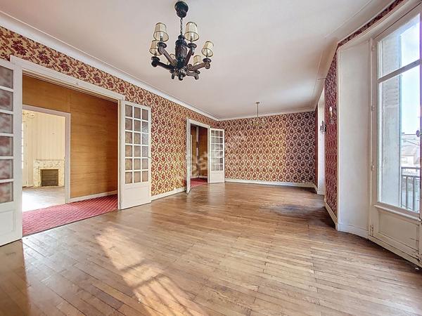 NANTES Cité des Congrès : En vente exclusive ! Pour les amoureux du centre-ville nantais, appartement T6 avec terrasse de 90m² plein Sud.