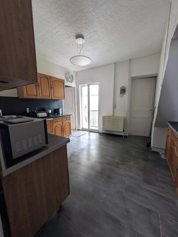 Maison de 106 m² – Terrain de 422 m² – Garage et dépendances
