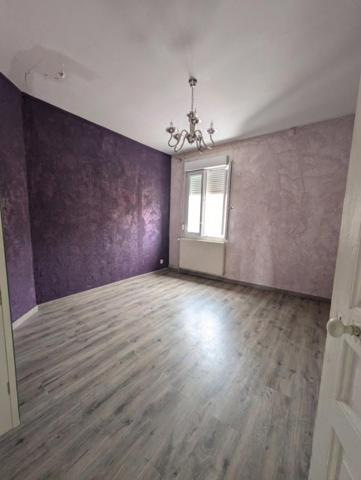 Maison de 106 m² – Terrain de 422 m² – Garage et dépendances