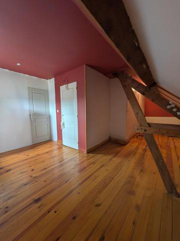 Maison de 106 m² – Terrain de 422 m² – Garage et dépendances