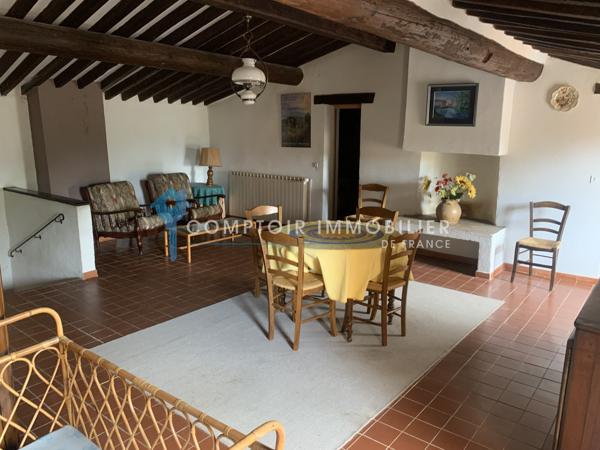 Propriete
                                                                                                                                                                                                                                                                                                                        24 pièce(s)                                                                                                                                                                                                          15 chambre(s)                                                                                                                                                                                                          800  m²