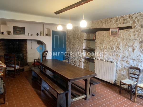 Propriete
                                                                                                                                                                                                                                                                                                                        24 pièce(s)                                                                                                                                                                                                          15 chambre(s)                                                                                                                                                                                                          800  m²