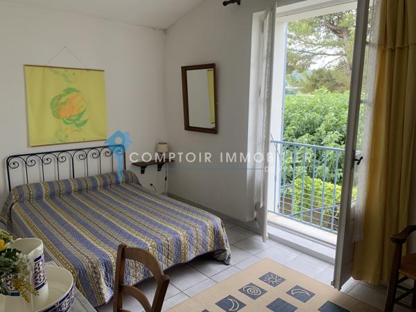 Propriete
                                                                                                                                                                                                                                                                                                                        24 pièce(s)                                                                                                                                                                                                          15 chambre(s)                                                                                                                                                                                                          800  m²