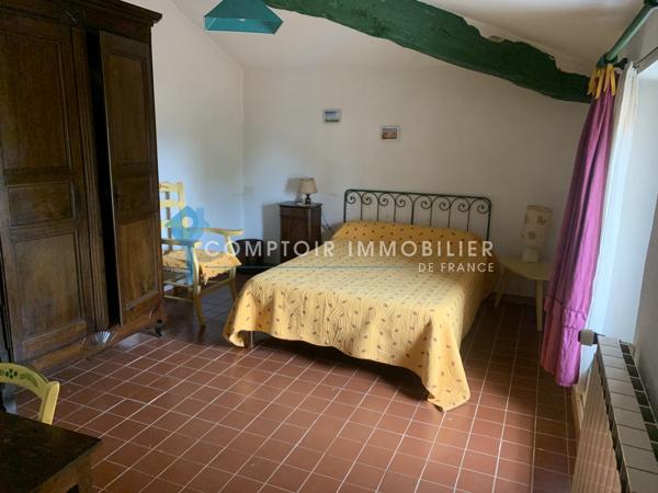 Propriete
                                                                                                                                                                                                                                                                                                                        24 pièce(s)                                                                                                                                                                                                          15 chambre(s)                                                                                                                                                                                                          800  m²