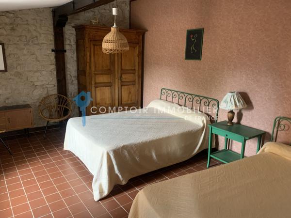 Propriete
                                                                                                                                                                                                                                                                                                                        24 pièce(s)                                                                                                                                                                                                          15 chambre(s)                                                                                                                                                                                                          800  m²