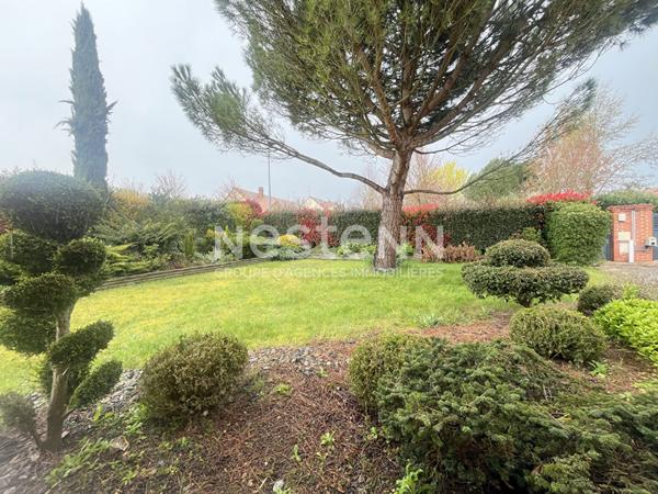 Superbe pavillon familial de 2009 - 4 chambres, dont suite parentale au rez-de-chaussée, salon cathédral et beaux volumes.