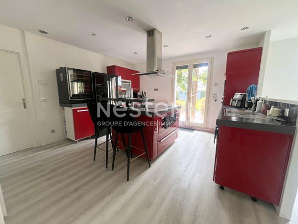 Superbe pavillon familial de 2009 - 4 chambres, dont suite parentale au rez-de-chaussée, salon cathédral et beaux volumes.