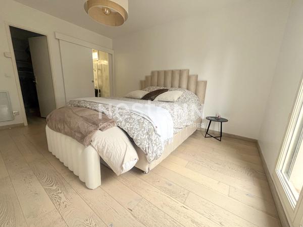 Superbe pavillon familial de 2009 - 4 chambres, dont suite parentale au rez-de-chaussée, salon cathédral et beaux volumes.