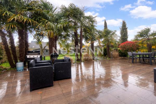 Superbe pavillon familial de 2009 - 4 chambres, dont suite parentale au rez-de-chaussée, salon cathédral et beaux volumes.