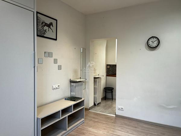 Appartement Mesnil-le-Roi 1 pièce(s) 24 m2 €159 000 ** - Référence 4421