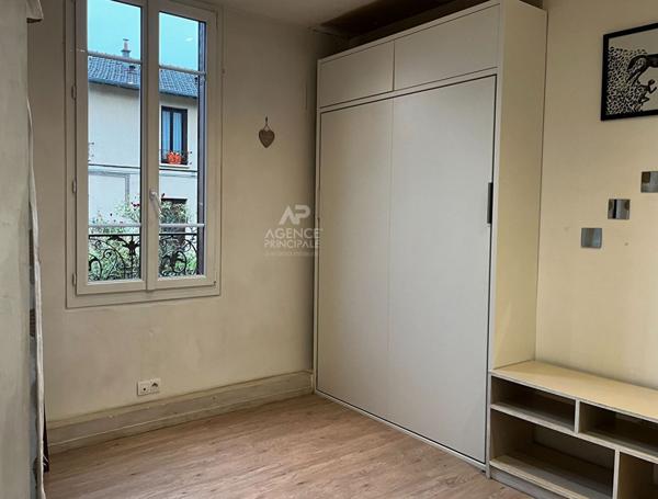 Appartement Mesnil-le-Roi 1 pièce(s) 24 m2 €159 000 ** - Référence 4421