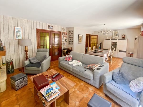 Maison Jouy Le Moutier 140 m2 avec 4 chambres Terrain 1088 m2 et garage double