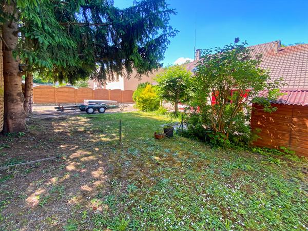 Maison Jouy Le Moutier 140 m2 avec 4 chambres Terrain 1088 m2 et garage double