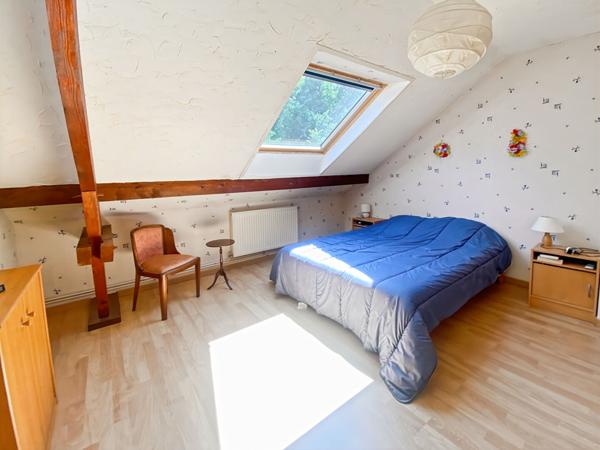 Maison Jouy Le Moutier 140 m2 avec 4 chambres Terrain 1088 m2 et garage double