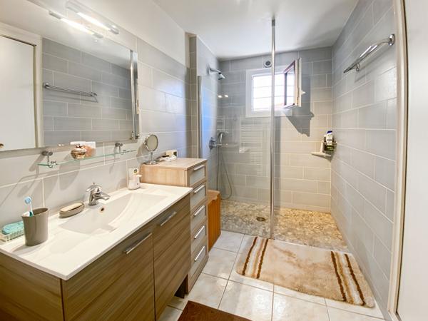 Maison Jouy Le Moutier 140 m2 avec 4 chambres Terrain 1088 m2 et garage double