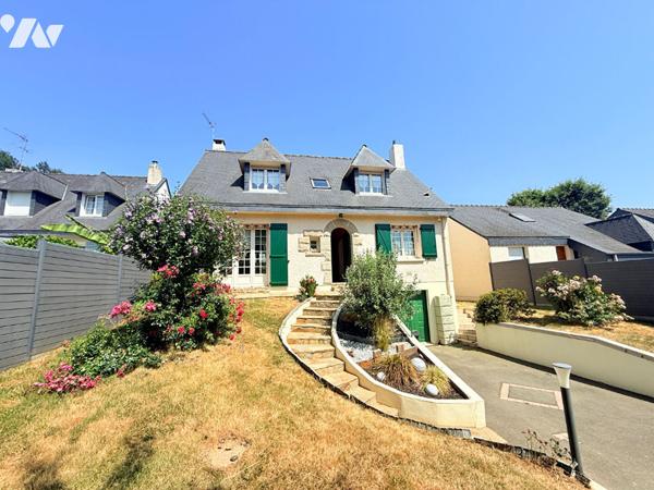 Maison Chevaigné belle traditionnelle sur sous-sol proche commerce