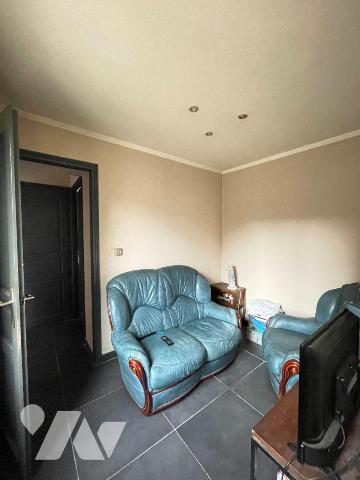 Maison de plain pied proche des commerces de la plage comprenant; une entrée, une cuisine aména...