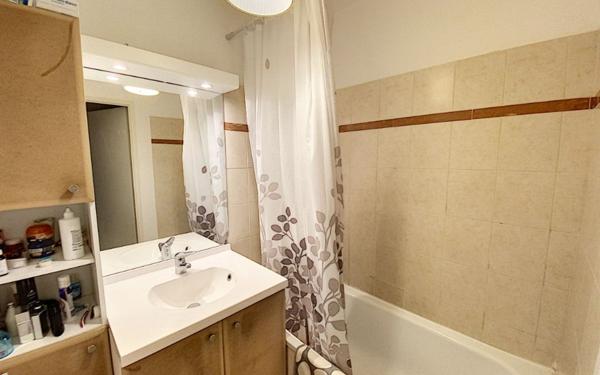 Appartement à vendre    2 pièces • 42 m2 Morières-lès-Avignon