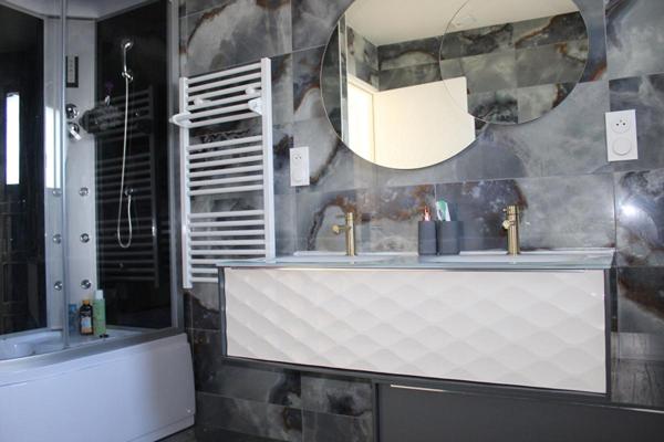 Côtes d'Armor 22440 Ploufragan. Villa d'exception, 5 chambres dont 1 suite parentale au Rdc. Terrasse surélevée, Garage