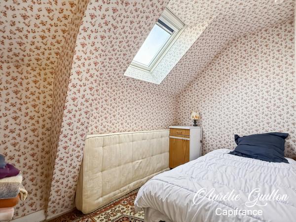 Maison en pierre à rénover avec grand terrain de 1 356 m² – Loyat