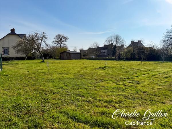 Maison en pierre à rénover avec grand terrain de 1 356 m² – Loyat