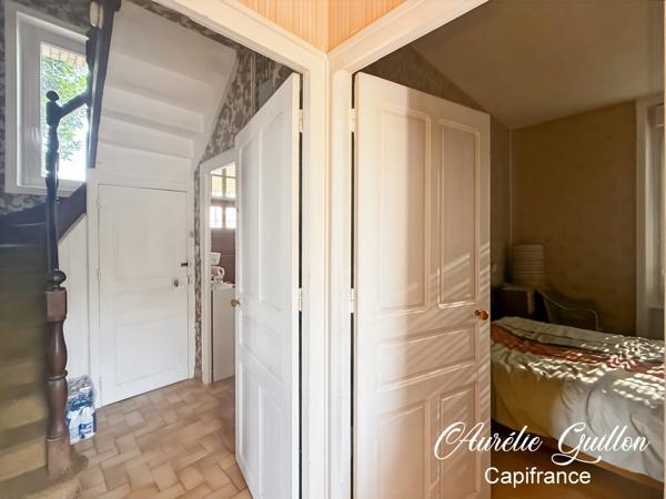 Maison en pierre à rénover avec grand terrain de 1 356 m² – Loyat