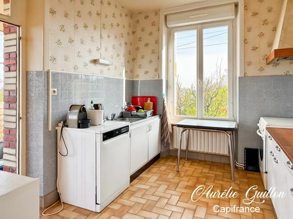 Maison en pierre à rénover avec grand terrain de 1 356 m² – Loyat