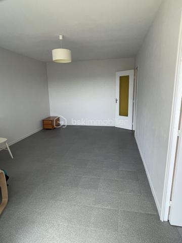 Charmant studio dans une résidence au calme
Proche du port et des commerces de proximité 
A visiter sans tarder!!