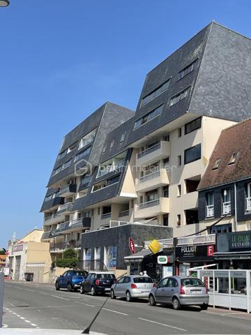 Charmant studio dans une résidence au calme
Proche du port et des commerces de proximité 
A visiter sans tarder!!